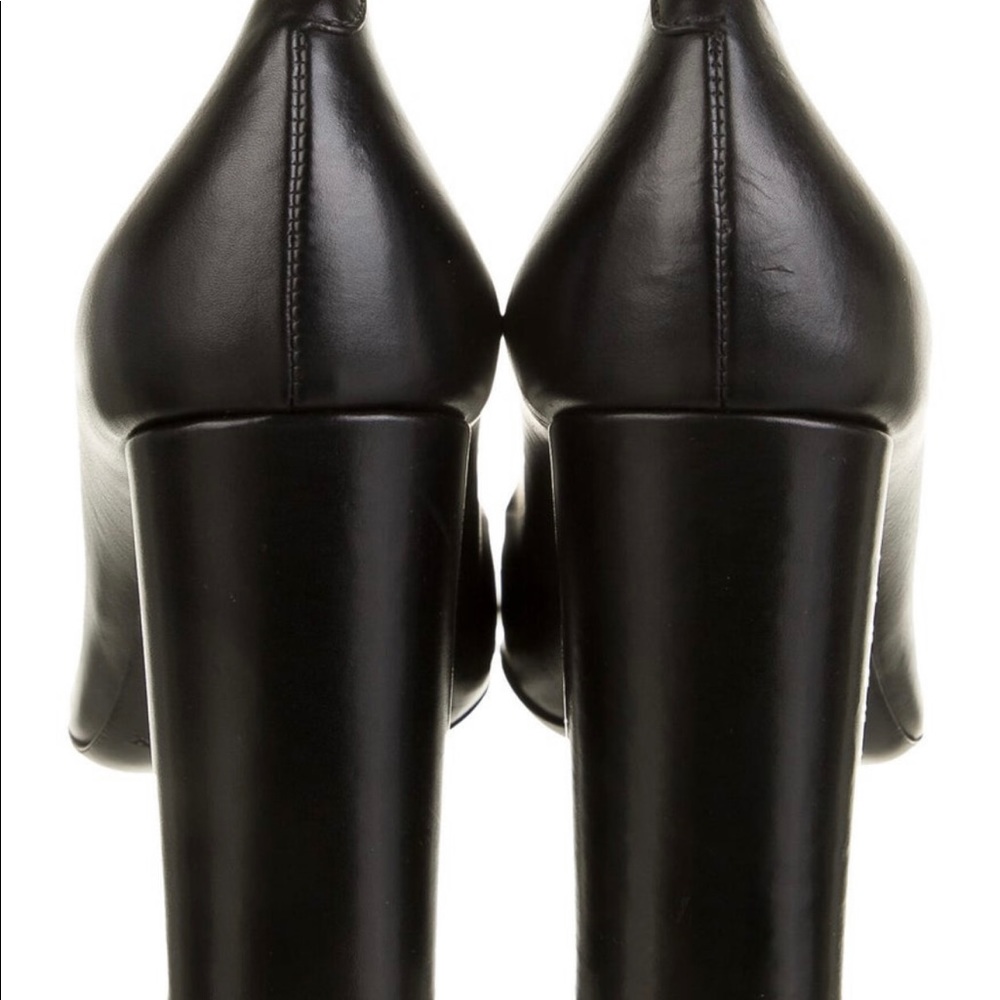 Authentic Leather Pumps - Picture 3 of 6